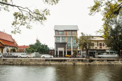 Tapae Gate Villa Hotels in Sunday Walking Street