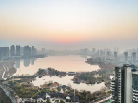 Ease Hotel Yi (Wuhan Donghu Liyuan Yuejiazui Metro Station) Hotels near Wuhan East Lake Ocean World