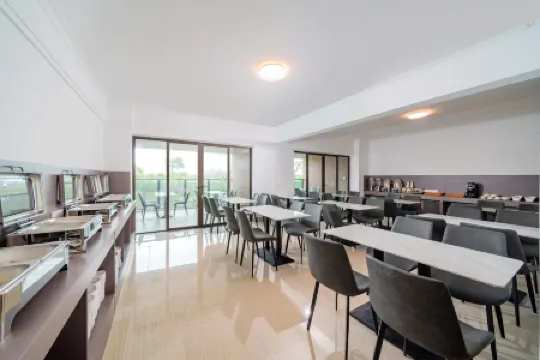 Hailingshan Whale Smart Hotel