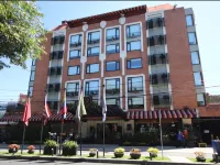 Lancaster House Hotels near Suba