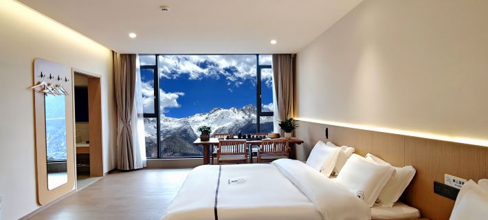 Tianjing Yunye Resort Hotel Hotels in Deqin