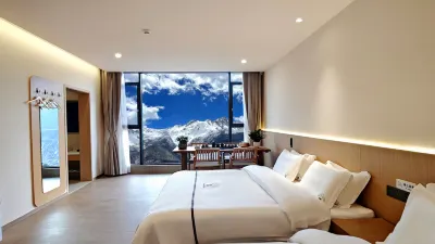 Tianjing Yunye Resort Hotel Hotels in Deqin