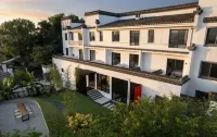 Xiguan Yishu Shanxia Villa Hotels in North High Speed Railway Station