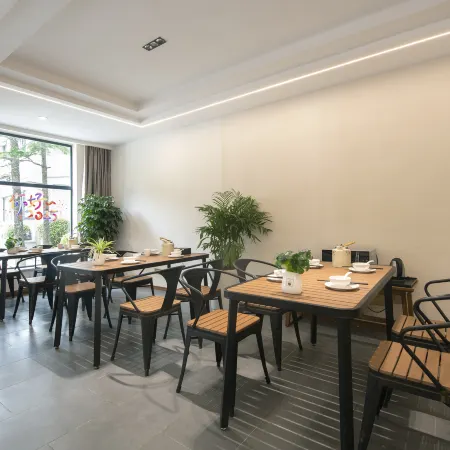 Yashan Hotel (Guling Street, Lushan Scenic Area)