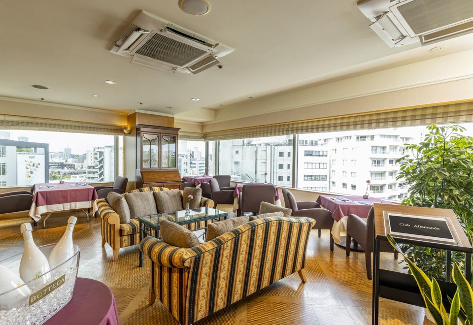 Hotel Aoyama Over view