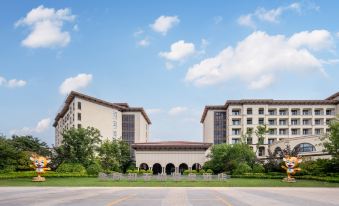 Lushang Spring Lake Resort