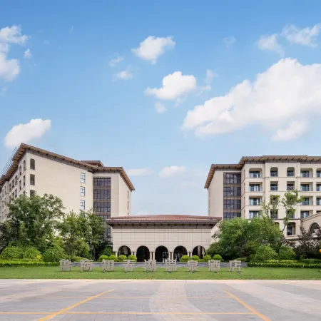 Lushang Spring Lake Resort