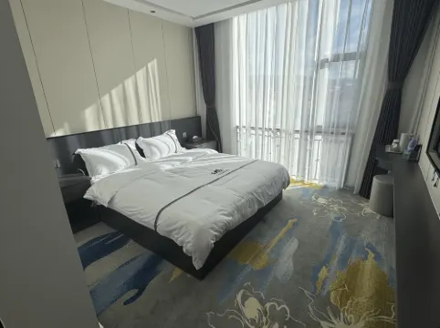 Gangrenbo Feiyi Hotel