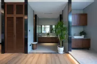 Jiugu Shui Hot Spring Courtyard Hotel di Hezhang