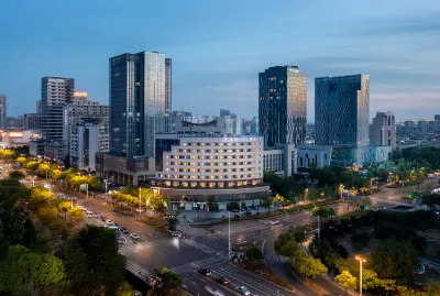 Rezen Xiyue Hotel (Yangzhou Grand Canal Museum Wanda Plaza) Các khách sạn gần Jianghai College
