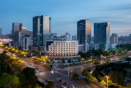 Rezen Xiyue Hotel (Yangzhou Grand Canal Museum Wanda Plaza) Отели рядом с достопримечательностью «The Shi Kefa Museum»