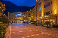 Maoxian International Hotel