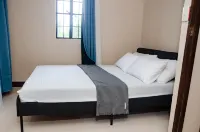 Casa Lumina | Cozy 2BR Getaway Hotels in Malvar
