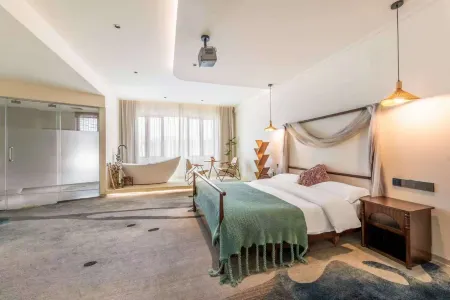 Outside the dust, there is no two city sky homestays Отели рядом с достопримечательностью «Qijiang Farmer Print Academy»