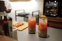 Xinyi Shanshui Shuanghe Lihuayi Homestay - bar