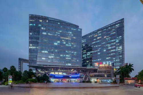 Paxin·High-Altitude City View Apartment (Canton Fair Complex Pazhou Subway Station Branch) - piscina