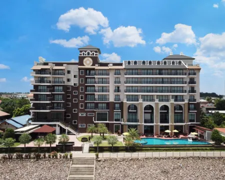 โฮเทล เดอ ลัดดา โรงแรมในอำเภอเมืองมุกดาหาร