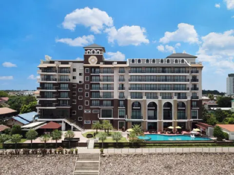 โฮเทล เดอ ลัดดา โรงแรมใกล้สะหวันสำราญ