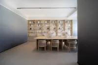 Ningbo Four Seasons Chenxing Hotel (Yinzhou Wanda Plaza Incity Store)