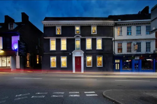 Stone Court House Hotels in Maidstone