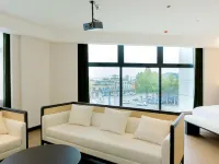 Dongjieli Design Hotel (Xinmi Qinwei Water City) Hotels in Xinmi