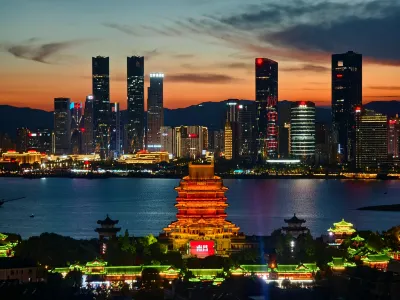 南昌萬壽宮|VYBE•HOUSE飯店（八一廣場店） 葉挺第十一軍指揮部舊址附近的飯店