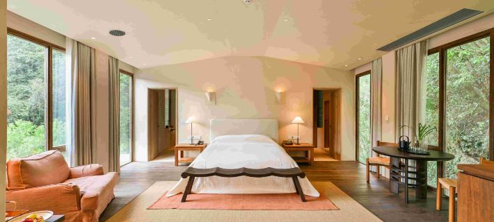Zizai Xiaoyin Mountain House Hotel di Pingjiang