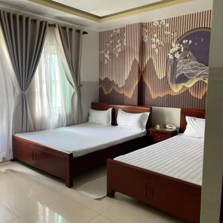 HOTEL MlLAN Отели рядом с достопримечательностью «Гипермаркет Vincom Plaza Thu Duc»