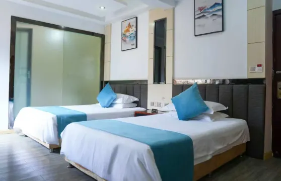 屏山凱旋假日酒店