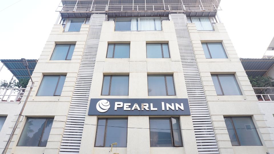 Executive Hotel Pearl Inn