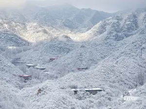 Commune by the Great Wall