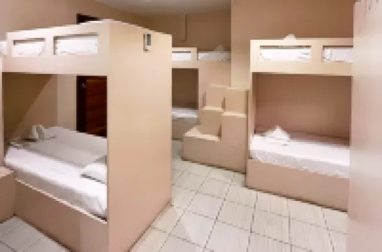 เอฟบี บัดเจเทล สวีทส์