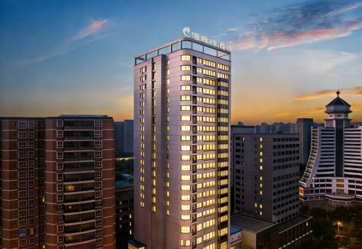 贵州峰润喀斯特酒店（甲秀楼青云市集店）