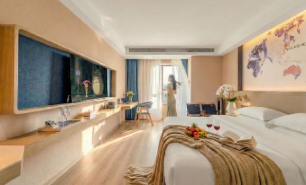 Colorful Yunnan • Petal | Sky View • Cloud Travel Hotel