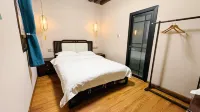 Ban Yin·Silkworm Mulberry Bureau Homestay (Jianchuan Ancient Town Branch) - ที่มีที่จอดรถ