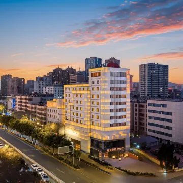 Orange Hotel (Kunming Nanping Pedestrian Street) Hotels near Outlet Mall