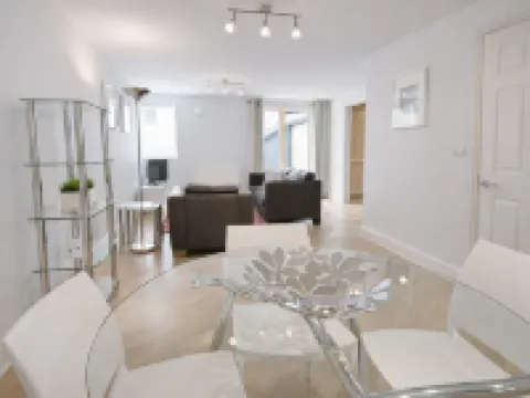Roomspace Apartments -The Courtyard Hotels in Wimbledon