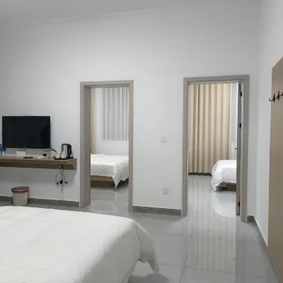 Dali Lingfeng Homestay (Fengyi Airport) Hotels near Dali Airport