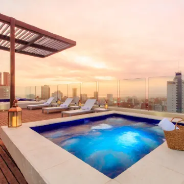 NH Collection Barranquilla Smartsuites Royal ワシントン公園周辺のホテル