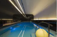 Hui Hotel - Pools