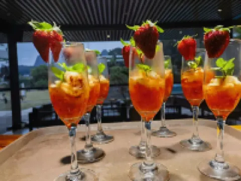 Panlong Lishore Resort (Yangshuo West Street Liriver)