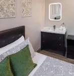 Oaktown Roost Hotels near Mountain View Cemetery