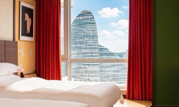 Byside Hotel (Wangjing Soho Futong Subway Station)