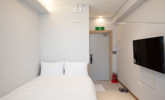K-Grand Hostel Sinchon