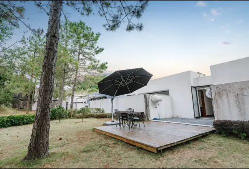 Xiaoshu Hot Spring Holiday Villa