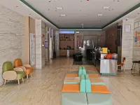 De'an VYBE HOUSE Heyun Hotel (De'an High-Speed Railway Station Chaoyang Road Pedestrian Street) Hotels in De'an