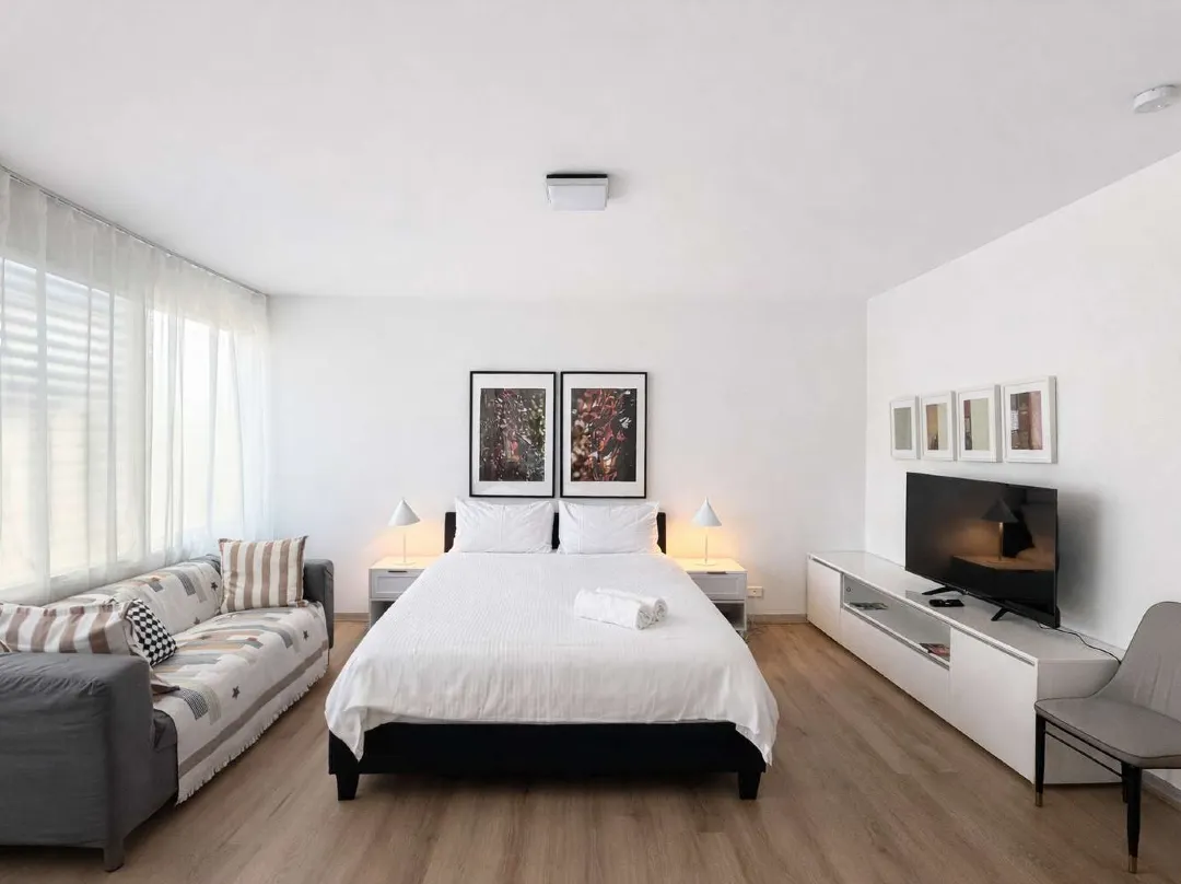 Brunswick 2b Living Near Sydney Rd W/ Free Parking - Brunswick