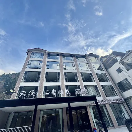Songpan Yunman · Mountain Luxury Hotel (Huanglong Scenic Area)
