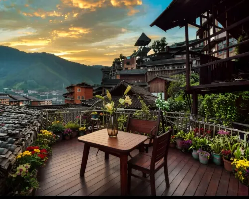 LotsRainInn.MountainDweIIing...XijiangQianhuMiaoViIIageMuseumBranch Hotels in Leishan