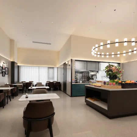 Meizhu Meishu Hotel (Xinyang Huaibin People's Government Branch)